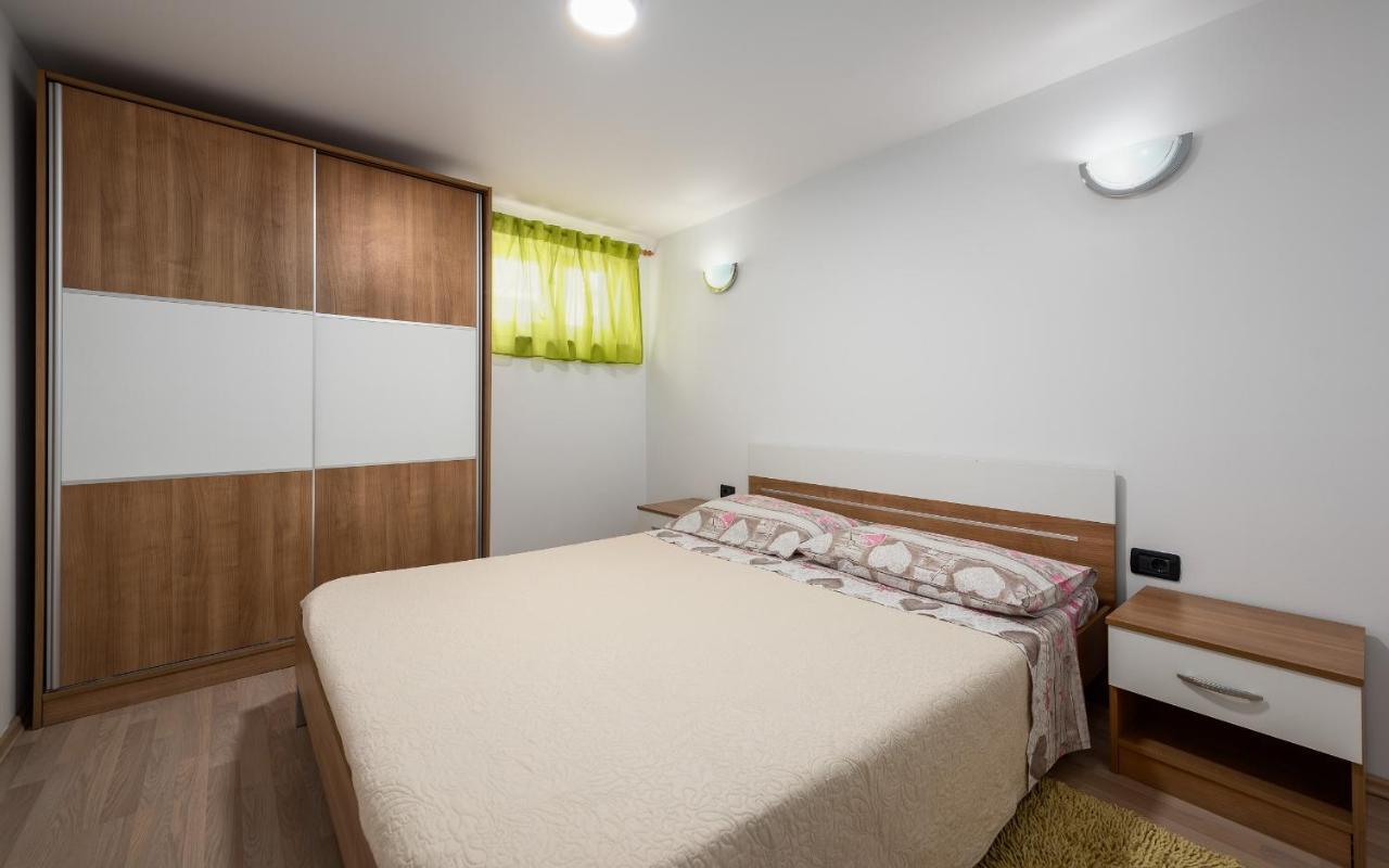 House Semy With Private Pool Villa พาซิน ภายนอก รูปภาพ
